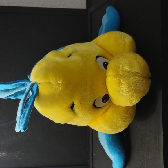 DISNEY VINTAGE LITTLE MERMAID FLOUNDER PLUSH YELLOW FISH DISNEYLAND DISNEY WORLD - Picture 1 of 10